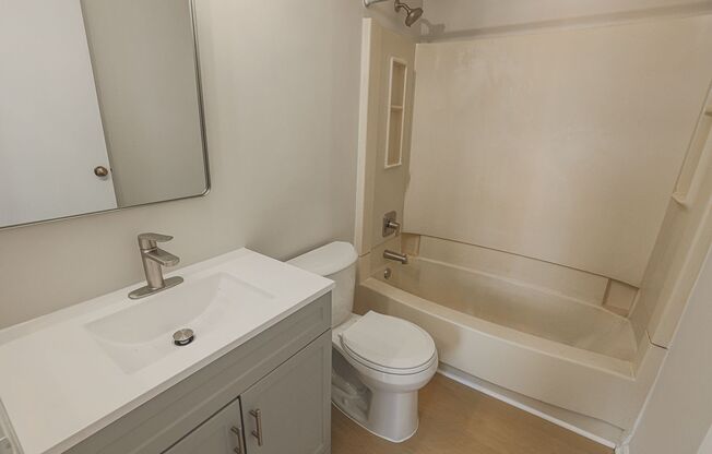 JUST RENOVATED Huge 3 bedroom 3 bathroom townhome