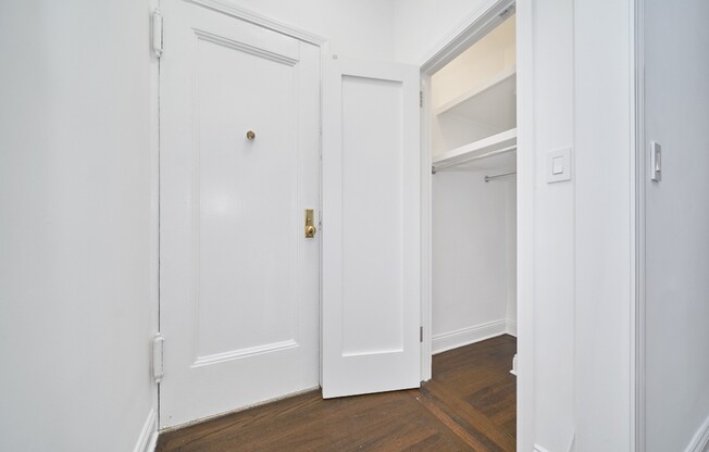 1 bed, 1 bath, $3,850, Unit 1E