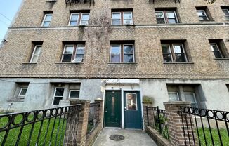 Lovely 2 BR/1 BA Condo in Columbia Heights!