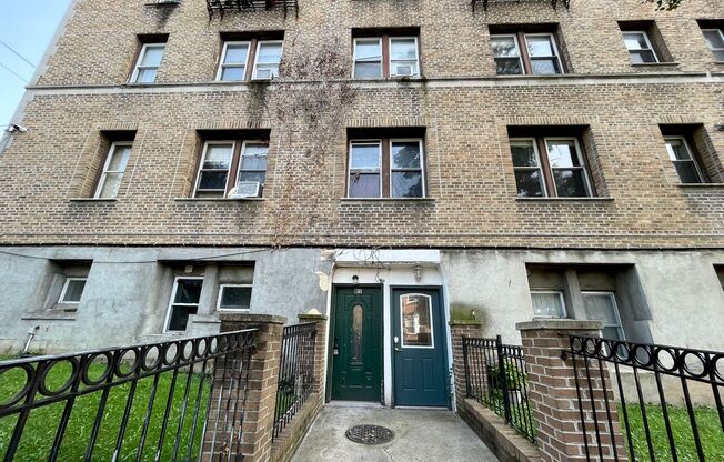 Lovely 2 BR/1 BA Condo in Columbia Heights!