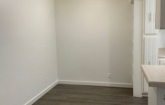 1 bed, 1 bath, 650 sqft, $1,225, Unit SUX-118