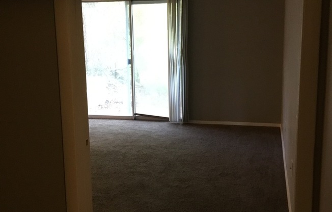 2 beds, 1 bath, 986 sqft, $950, Unit 1423-E