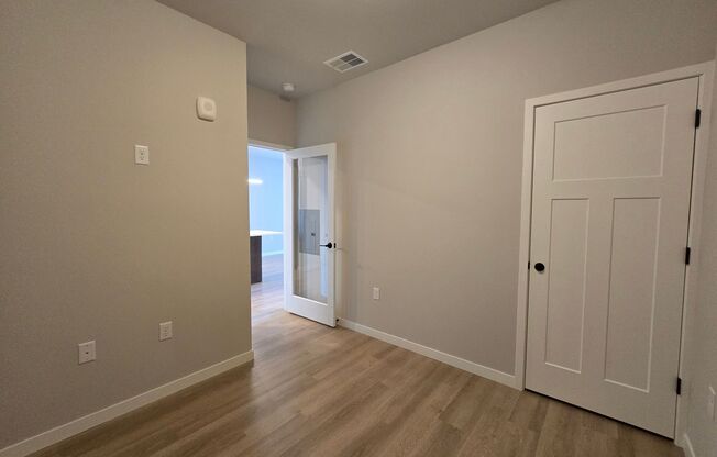 1 bed, 1 bath, 900 sqft, $2,060, Unit 8421-326