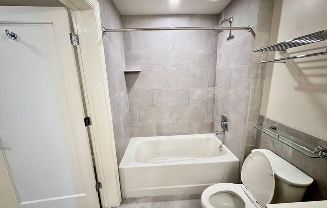 1 bed, 1 bath, $3,000, Unit 419