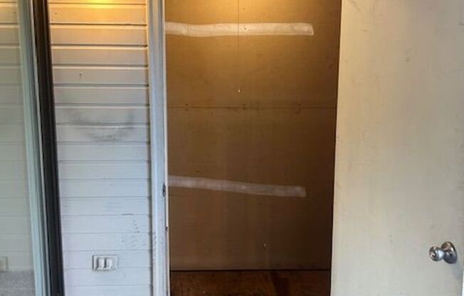 2 beds, 1 bath, 740 sqft, $1,600, Unit 335-230