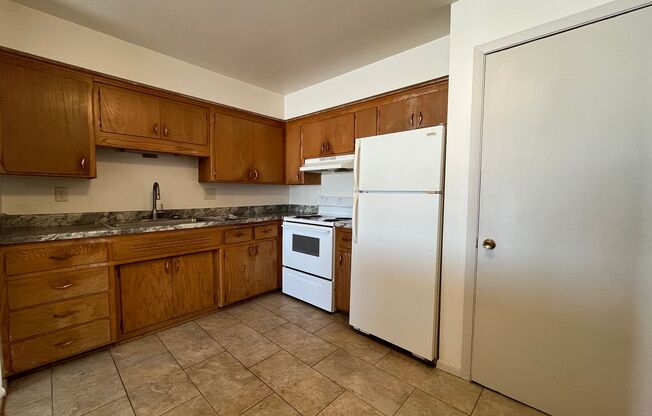 1 bed, 1 bath, $1,015, Unit 13