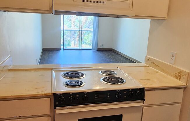 1 bed, 1 bath, 700 sqft, $1,045, Unit 05B