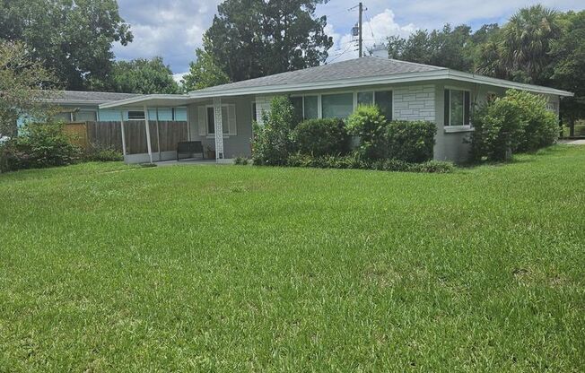 BEAUTIFUL 4 BEDROOM 2 BATH HOME IN THE BEAUTIFUL SOUTH DAYTONA