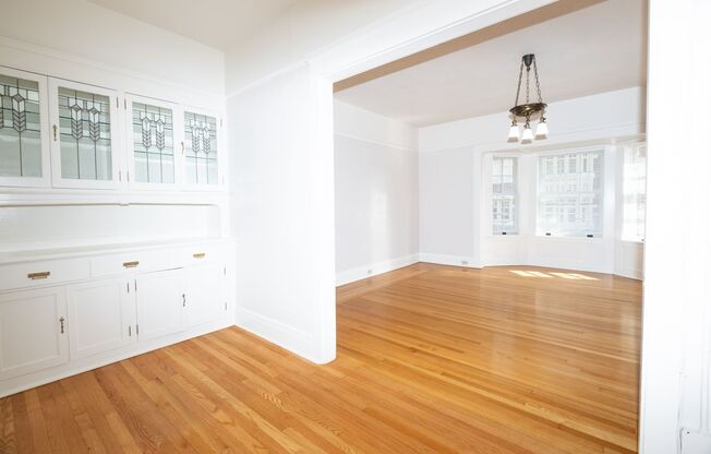 2 beds, 1 bath, 1,008 sqft, $2,400, Unit 21