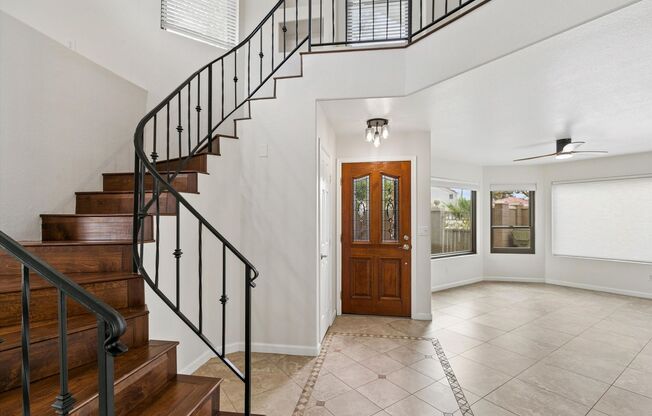 Highly sought after golf course lot in Arrowhead Ranch, you will not be disappointed in the beauty.  3 bedrooms, 2.5 bathrooms, 2k sq ft this home is light and bright and Ready for you NOW!!!