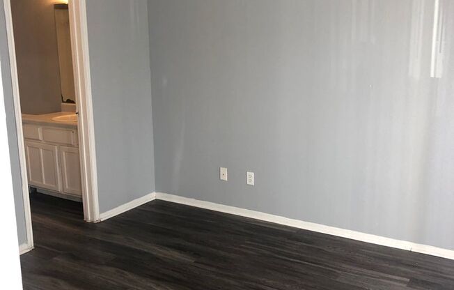 Available Units at 1400 North!!!