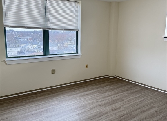 2 beds, 1 bath, 816 sqft, $2,600, Unit 612