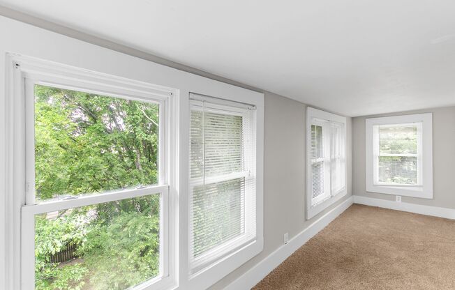 2 beds, 2 baths, 892 sqft, $1,350, Unit 1