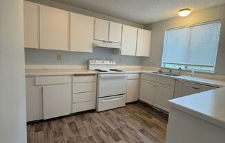 Ground-Level Unit in a Fourplex Near Tacoma Mall