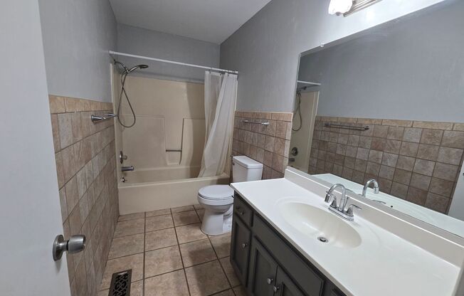 3 beds, 2 baths, $1,500