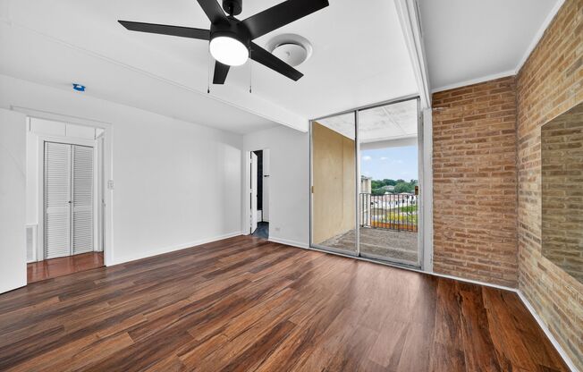 Four Oaks Apartments