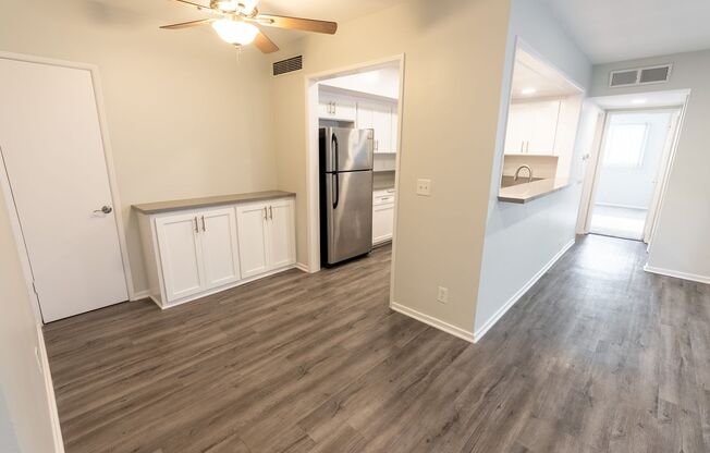 2 beds, 1.5 baths, 1,095 sqft, $2,598, Unit 100