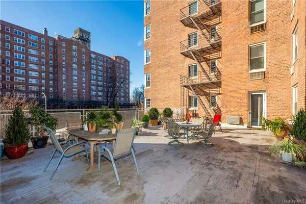 2 beds, 1 bath, 960 sqft, $3,100, Unit 2P