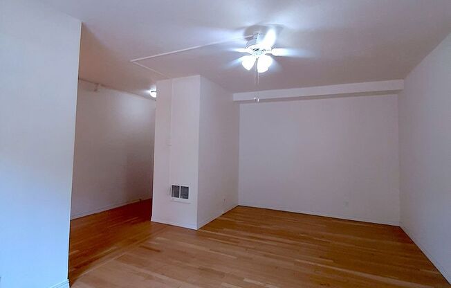 1 bed, 1 bath, 810 sqft, $1,300, Unit 103