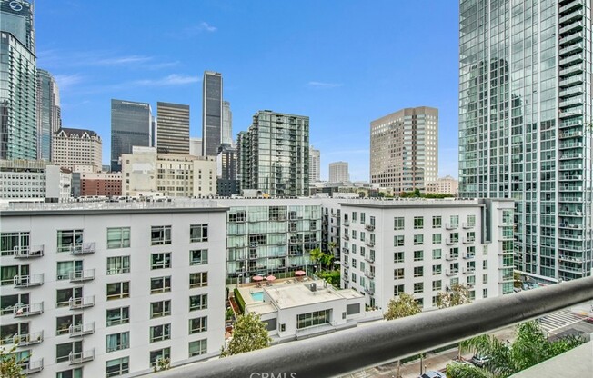 1 bed, 1 bath, 754 sqft, $2,552, Unit 1103