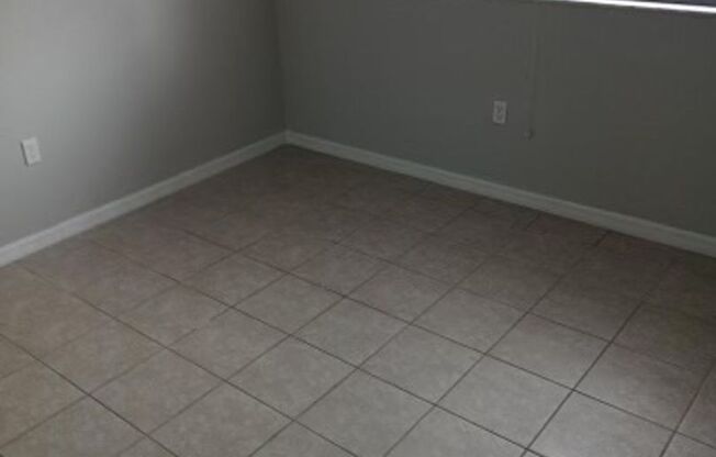 2 beds, 1.5 baths, 900 sqft, $1,175, Unit 220