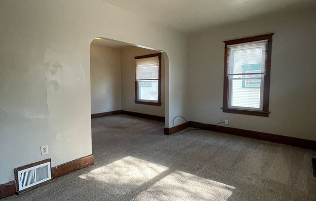 3 beds, 1 bath, $1,200