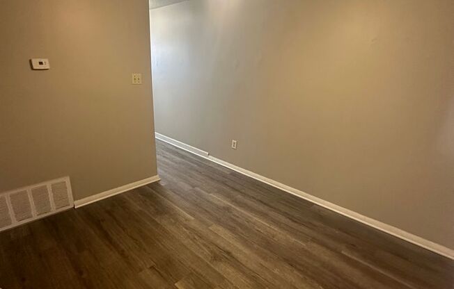 1 bed, 1 bath, 700 sqft, $700