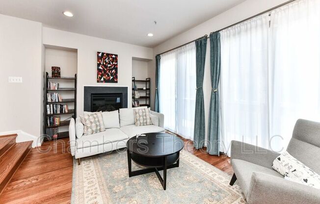 3125 BLUE BARN WAY