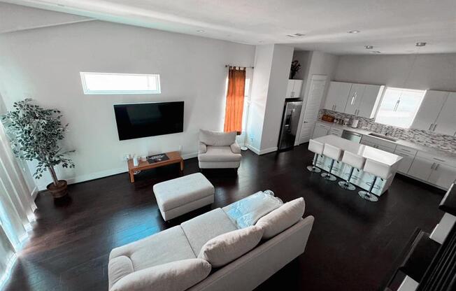 2103 ENGELMOHR ST