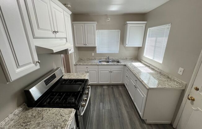 2 beds, 1 bath, $1,750, Unit 24665