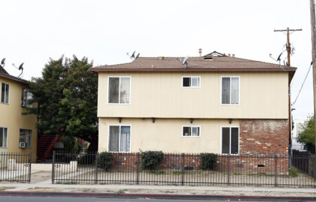 7139 Whitsett Avenue