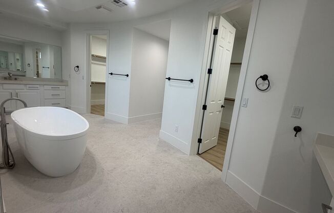 5 beds, 4.5 baths, $6,795
