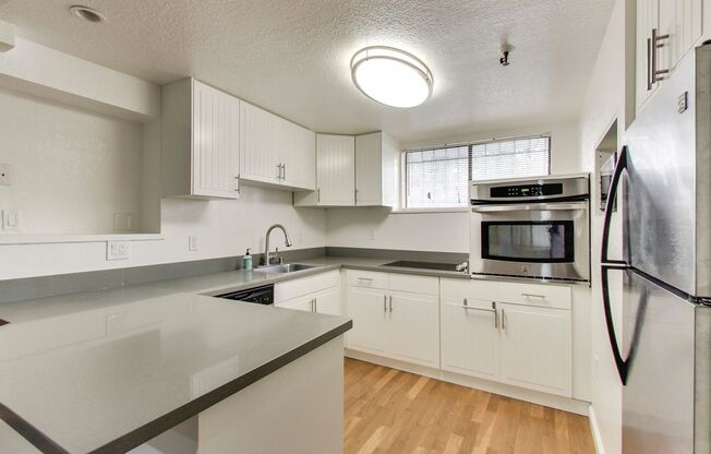 193 B HENRY ST
