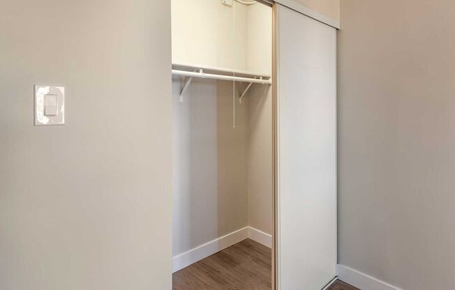 Studio, 1 bath, 332 sqft, $3,542, Unit 1-2M