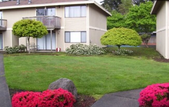 2 beds, 1 bath, 897 sqft, $1,695, Unit 1807-06