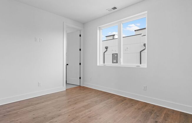 3 beds, 3.5 baths, $3,000, Unit Unit 12