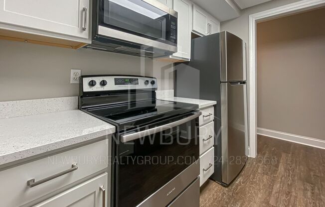 1 bed, 1 bath, 765 sqft, $1,250, Unit TH 904