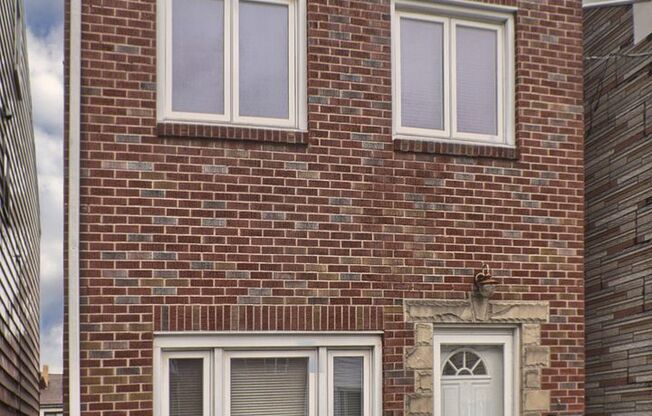 Charming 3 bed, 2 bath, south side flats home, amazing location!