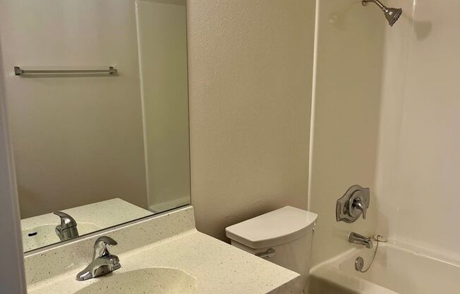 2 beds, 2 baths, 950 sqft, $2,800, Unit 521