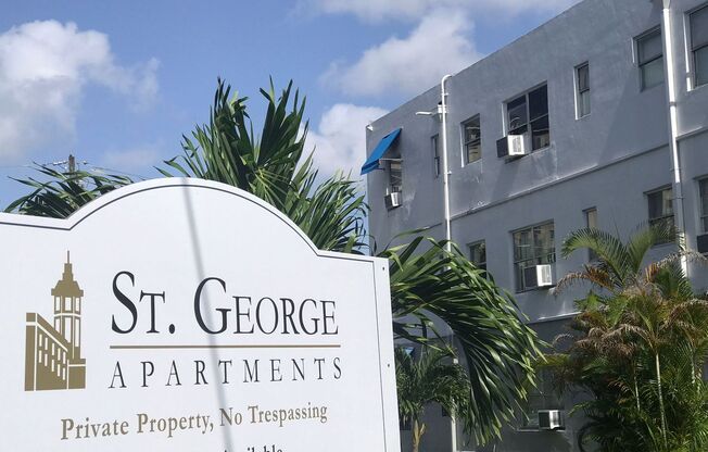 3 beds, 1 bath, 880 sqft, $2,300, Unit 5200-9
