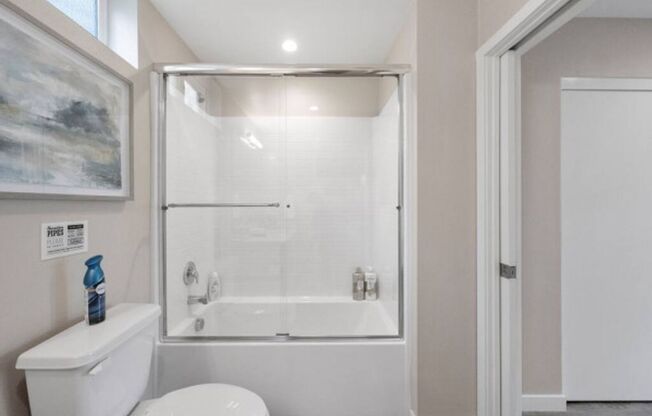 2 beds, 2 baths, 950 sqft, $3,995, Unit 306