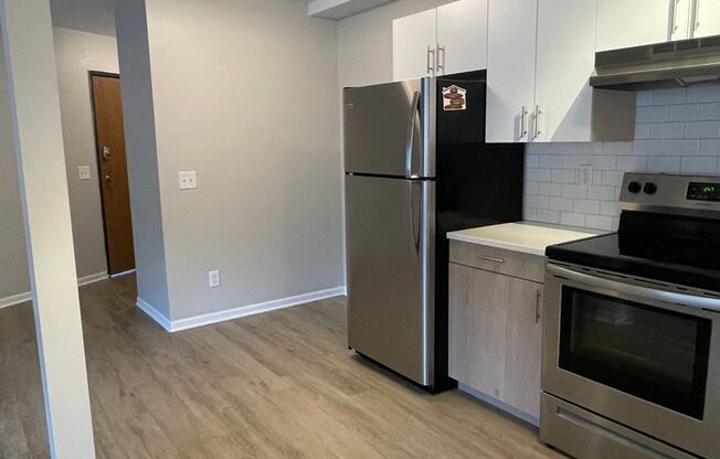 2 beds, 1 bath, $1,299, Unit #4