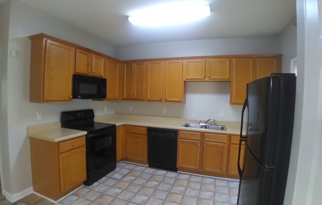 3 beds 2 bath property in Atlanta!! -- Security Deposit is NEGOTIABLE!