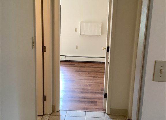 1 bed, 1 bath, 780 sqft, $2,250, Unit 208