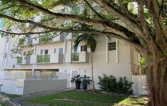 130 MENDOZA AVE