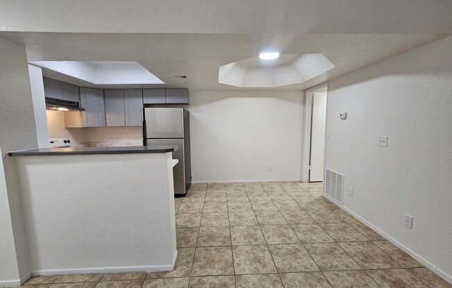 1 bed, 1 bath, 500 sqft, $995, Unit 115