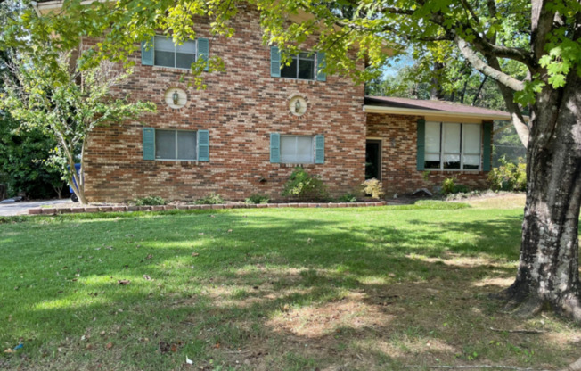 Three Bedroom, Large Lot, Pet Friendly,Hixson! ***Monthly rent $1900.00!***