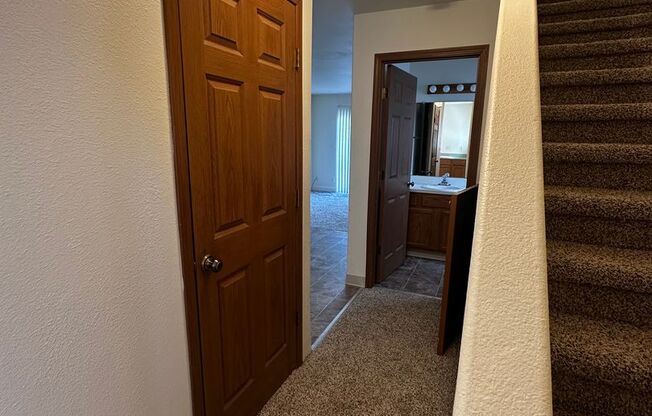 *Move In Special, Half off Rent! (See ad for details)*3 Bedroom, 1 and half Bathroom Duplex!