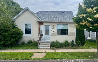 1227 4 ST NE