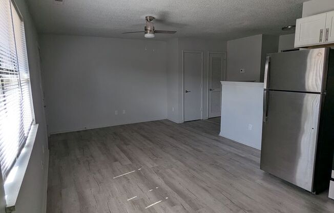 2 beds, 1 bath, 855 sqft, $1,099, Unit 3364-06